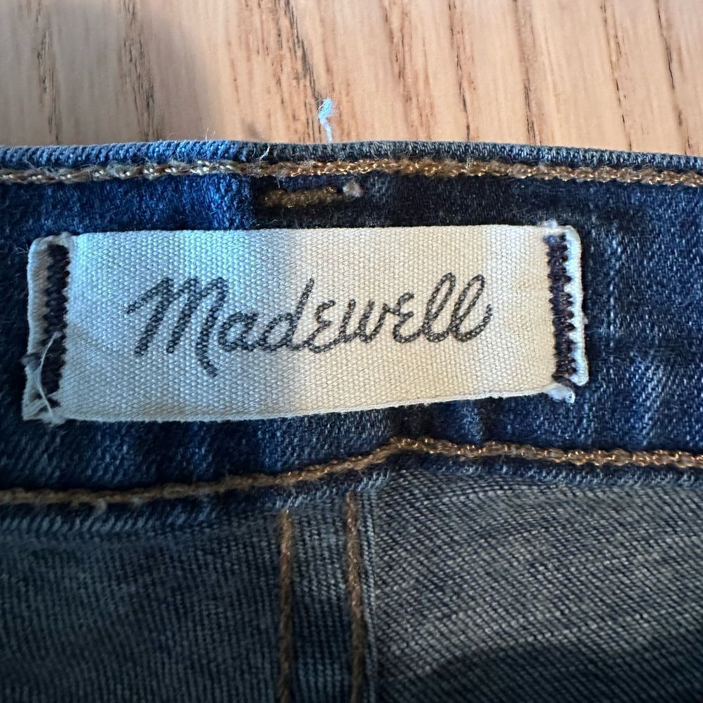 Madewell 10” High Rise Skinny Skinny in Smithley Wash- Size 29 - Picture 4 of 7